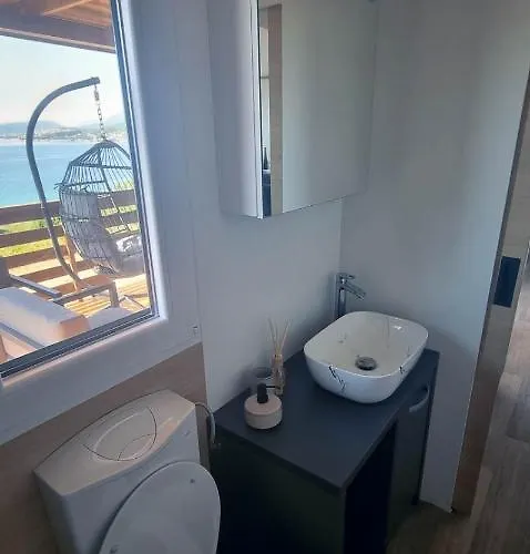 Luxury Mobile Homes *
