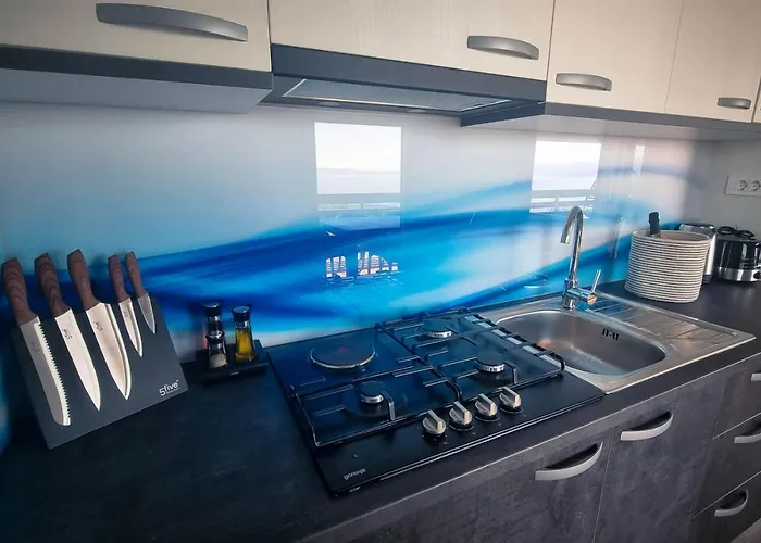 Luxury Mobile Homes *