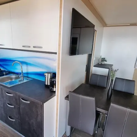 Luxury Mobile Homes Кленовица